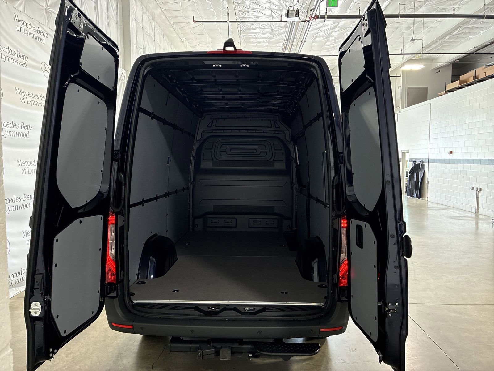 New 2025 Mercedes-Benz Sprinter 2500 image 17