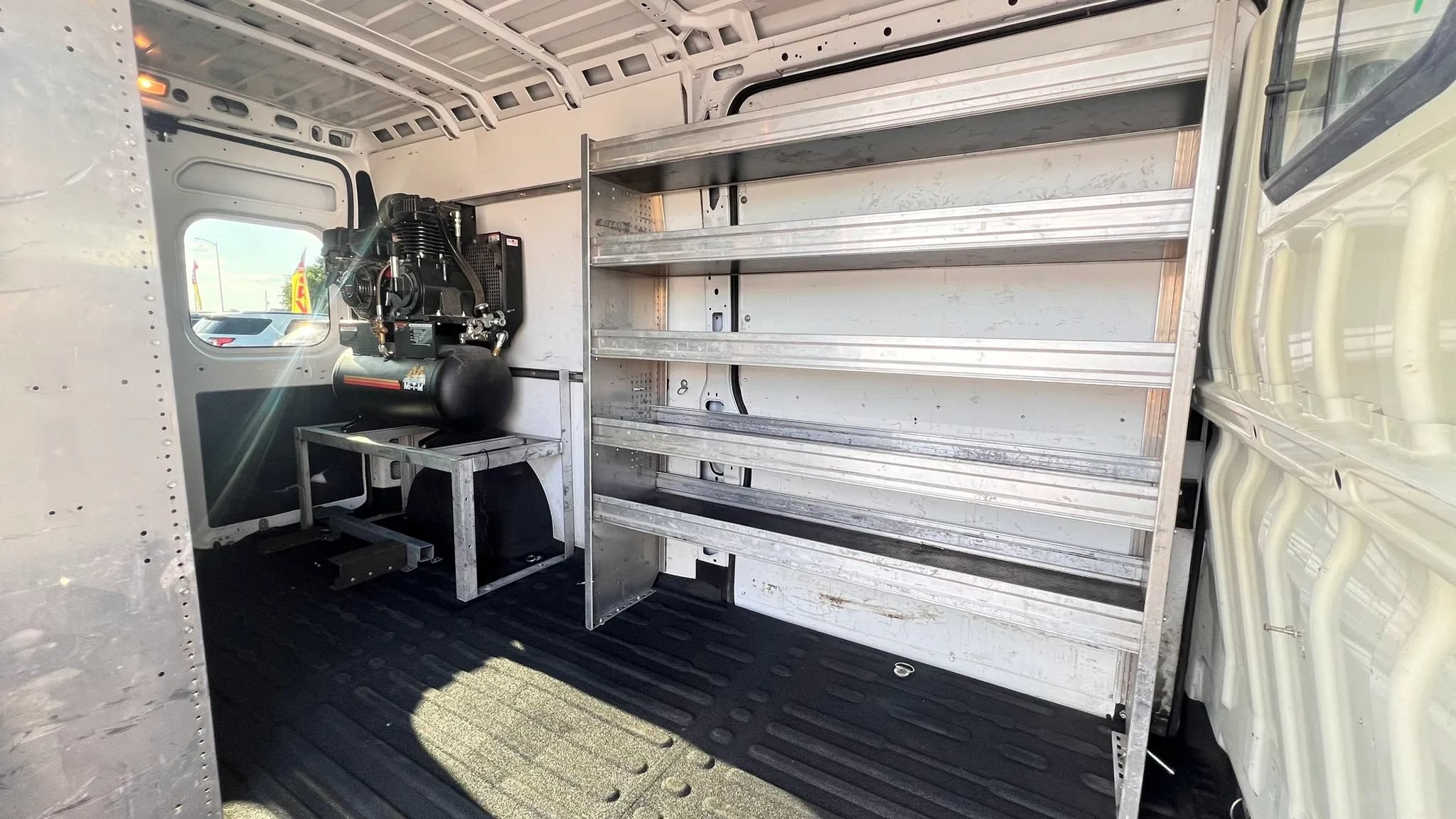 Used 2021 RAM ProMaster 2500 w/ Convenience Group FWD image 14