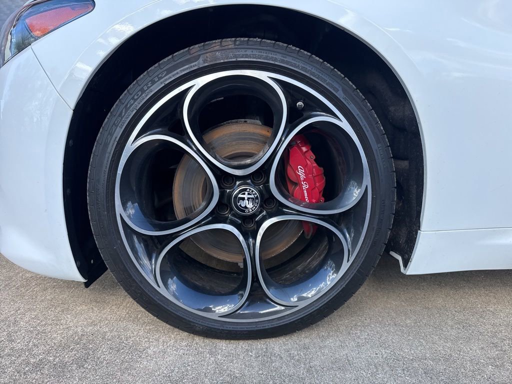 Used 2023 Alfa Romeo Giulia Veloce image 25