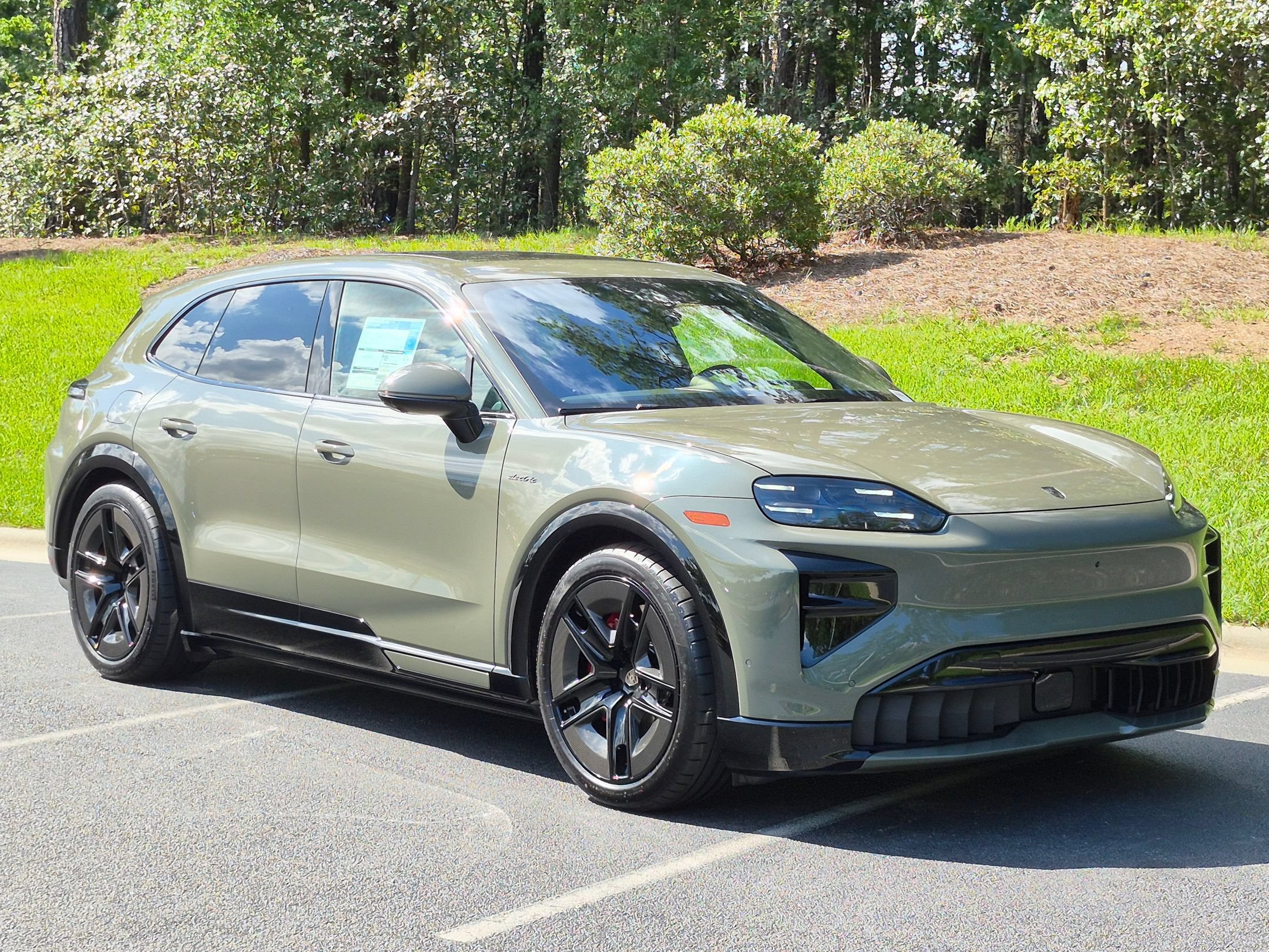 New 2026 Porsche Cayenne Turbo Electric AWD/4WD image 33