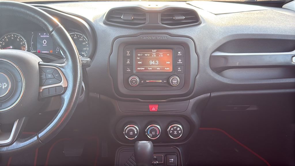 Used 2017 Jeep Renegade Latitude image 16