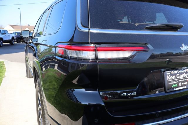 Used 2023 Jeep Grand Cherokee L Limited AWD/4WD image 30