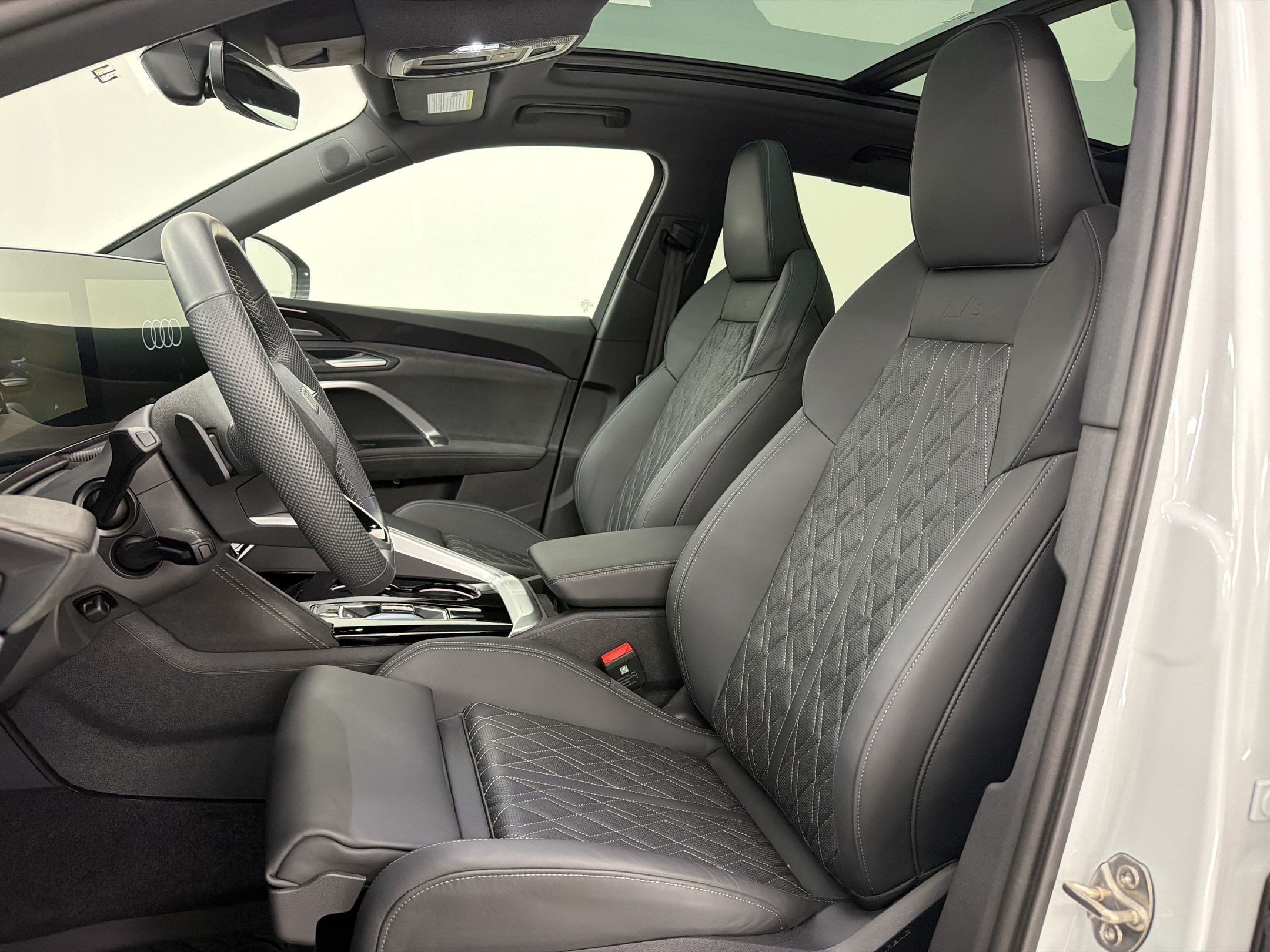 Certified 2025 Audi SQ5 Premium Plus w/ Premium Plus Package AWD/4WD image 5