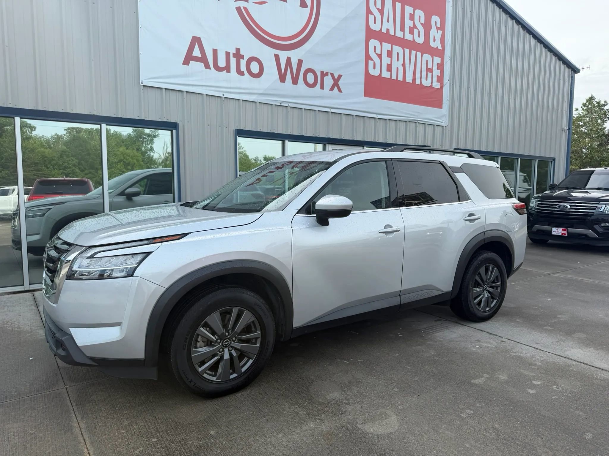 Used 2022 Nissan Pathfinder SV AWD/4WD image 28