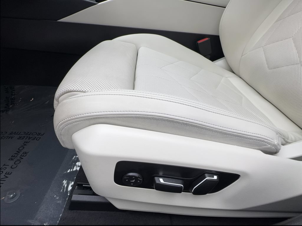 Used 2024 BMW i5 eDrive40i w/ Executive Package RWD image 23