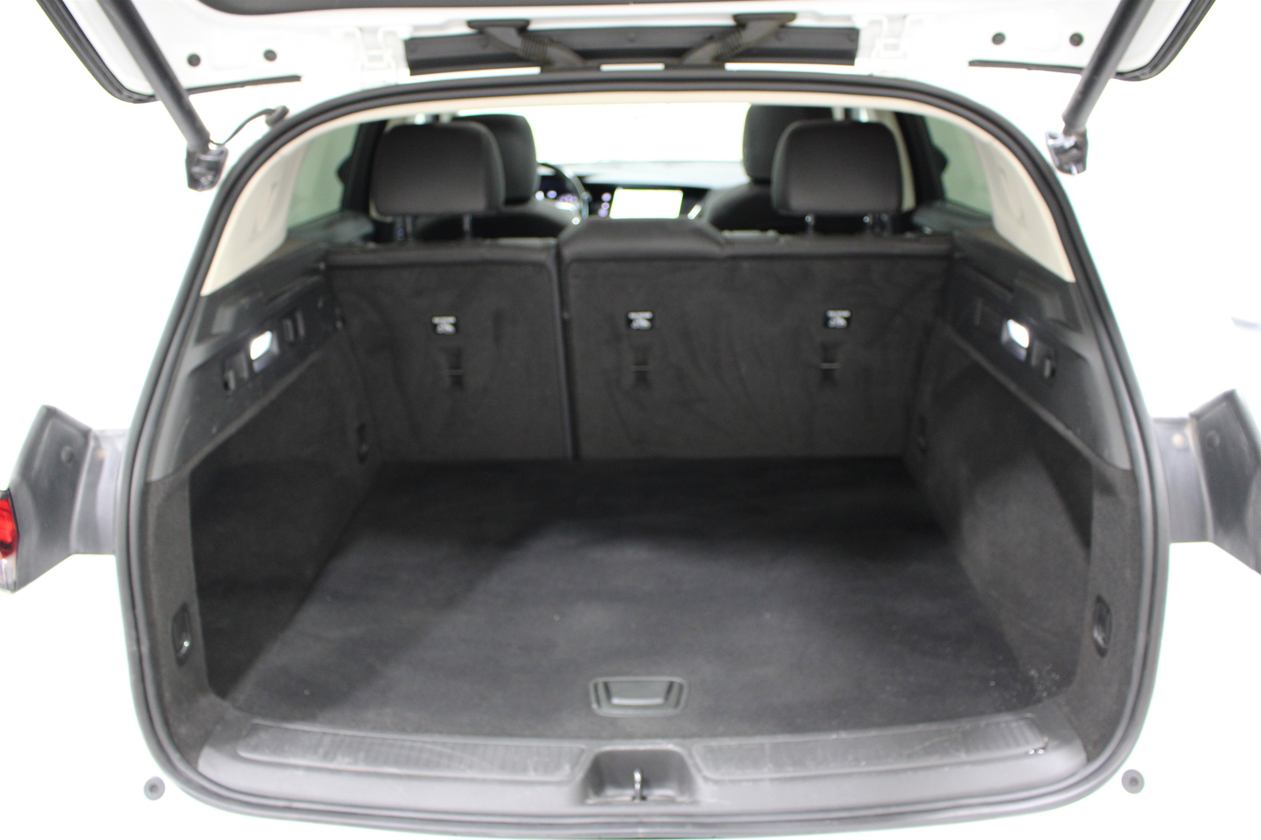 Used 2022 Buick Envision Essence w/ Technology Package II image 21