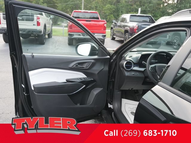 New 2026 Chevrolet Trax LT w/ Driver Confidence Package FWD image 19