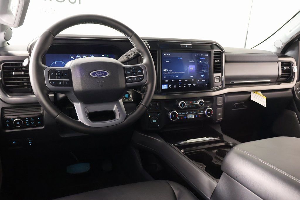 Used 2026 Ford F450 Lariat AWD/4WD image 2
