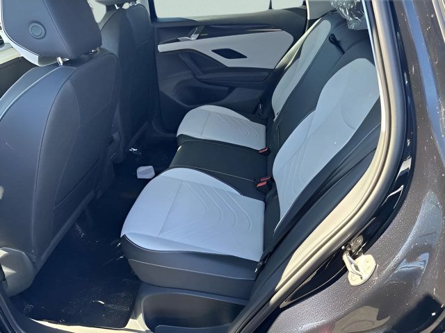 Certified 2025 Volkswagen Tiguan SE AWD/4WD image 6