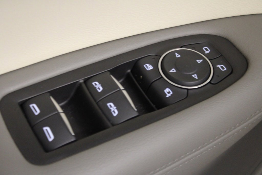 Used 2024 Cadillac XT6 Premium Luxury image 15