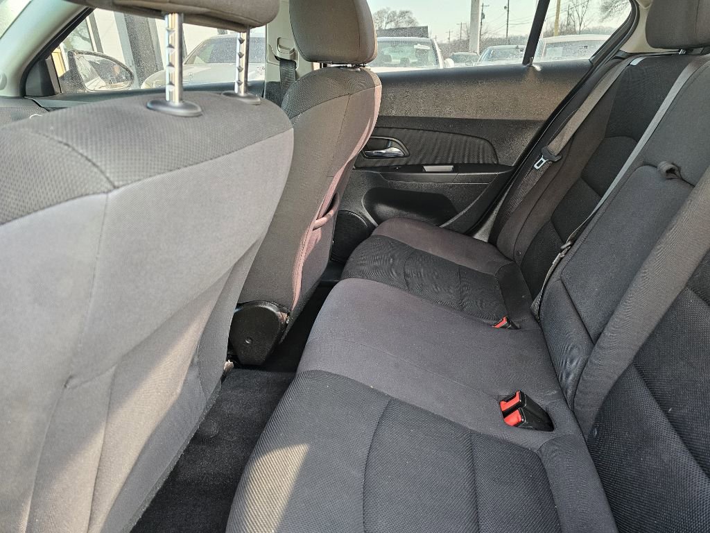 Used 2016 Chevrolet Cruze LT image 18