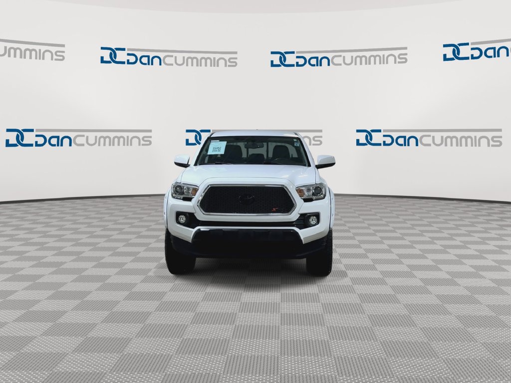 Used 2017 Toyota Tacoma SR5 w/ Tow Package AWD/4WD image 4