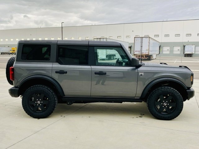 New 2025 Ford Bronco Big Bend w/ Black Diamond Package image 4