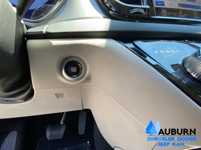 Used 2024 Chrysler Pacifica Touring-L FWD image 42