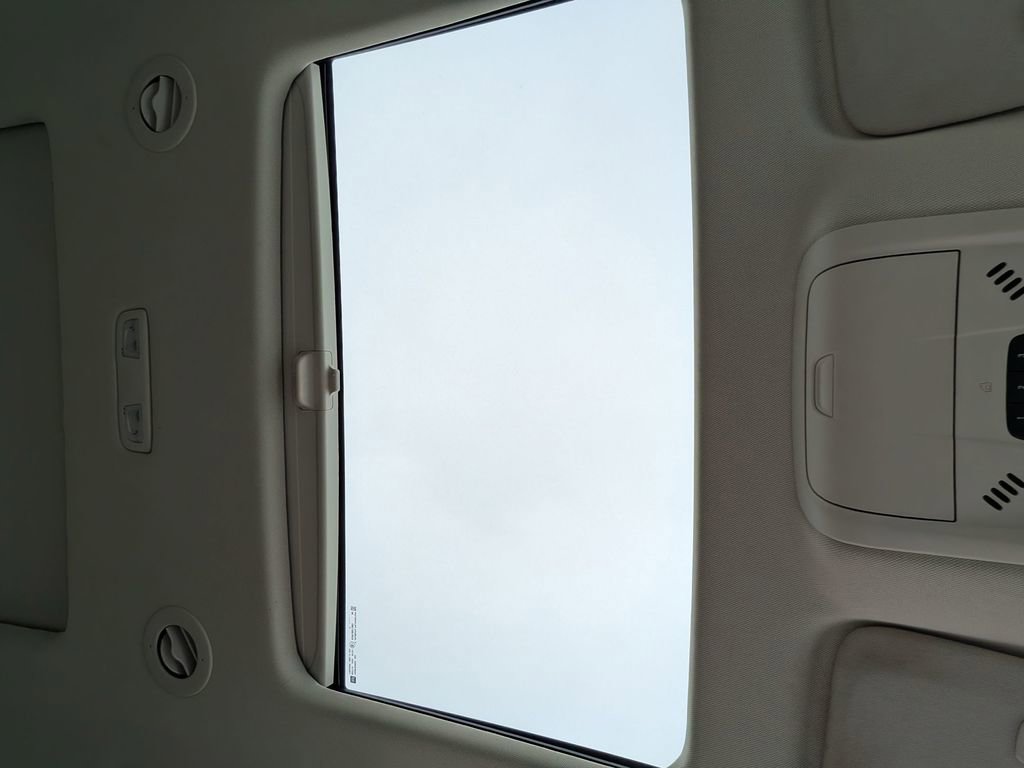 Used 2023 Buick Enclave Avenir w/ Avenir Technology Package image 24