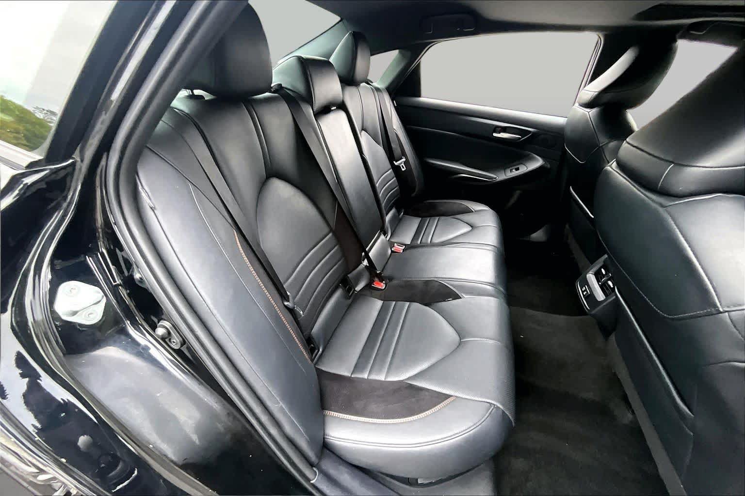 Used 2022 Toyota Avalon XSE FWD image 21