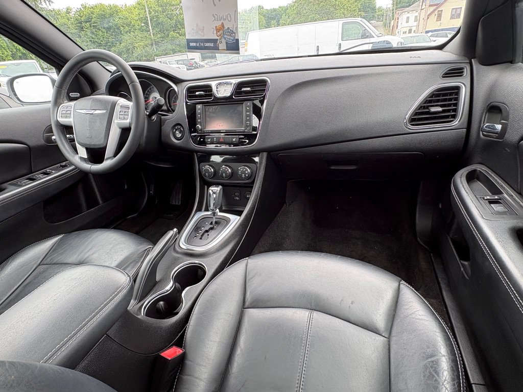 Used 2013 Chrysler 200 Limited w/ Sun/Sound Group FWD image 18