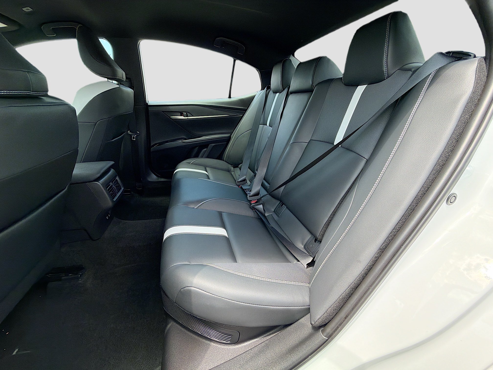 Used 2025 Toyota Camry SE w/ Multimedia Upgrade Package FWD image 20