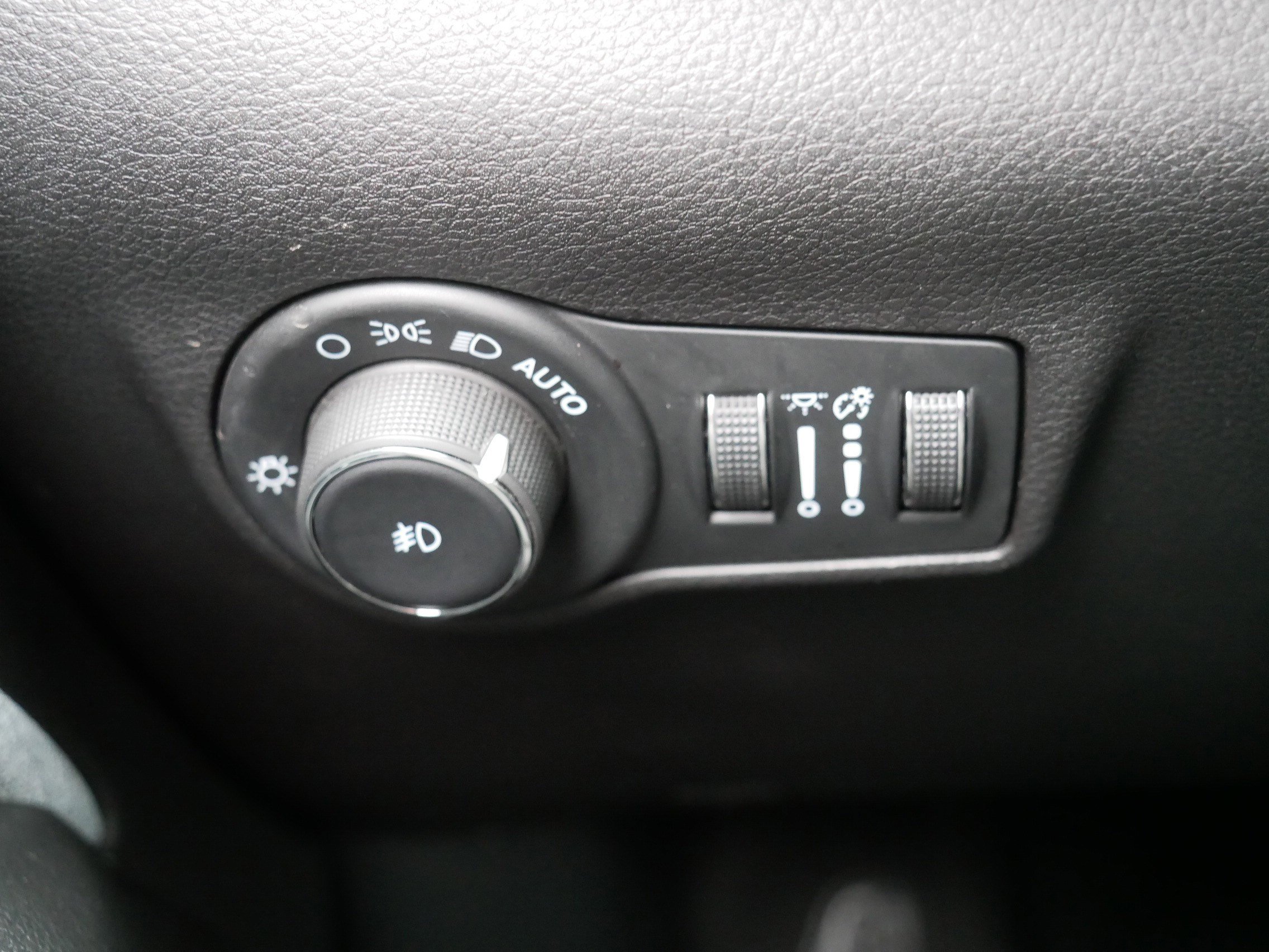 Certified 2024 Jeep Compass Latitude image 26