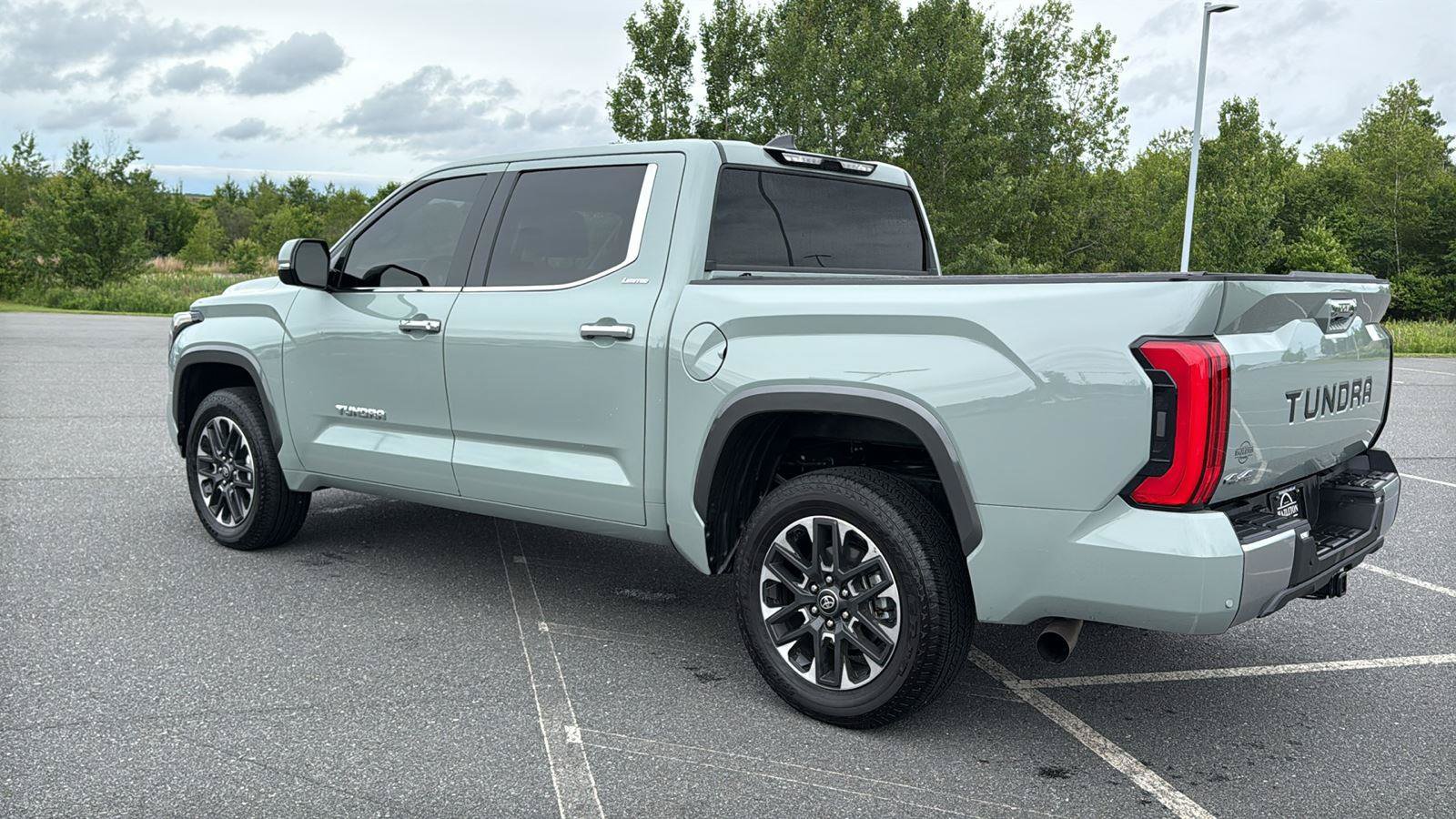 Used 2026 Toyota Tundra Limited AWD/4WD image 10