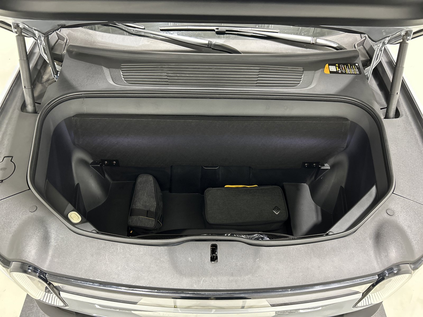 Used 2022 Rivian R1S Launch Edition AWD/4WD image 14