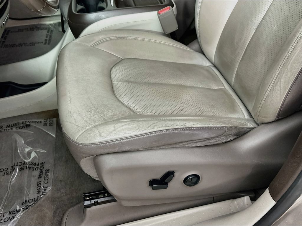 Certified 2018 Chrysler Pacifica Touring-L FWD image 27