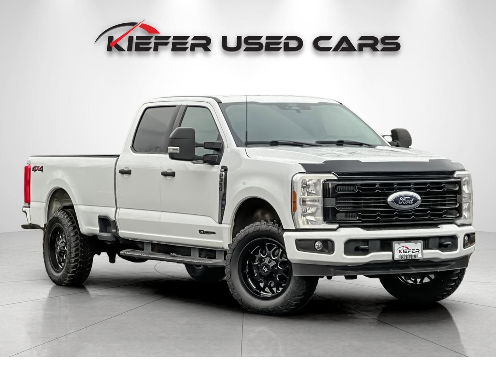 Used 2024 Ford F350 XLT image 2