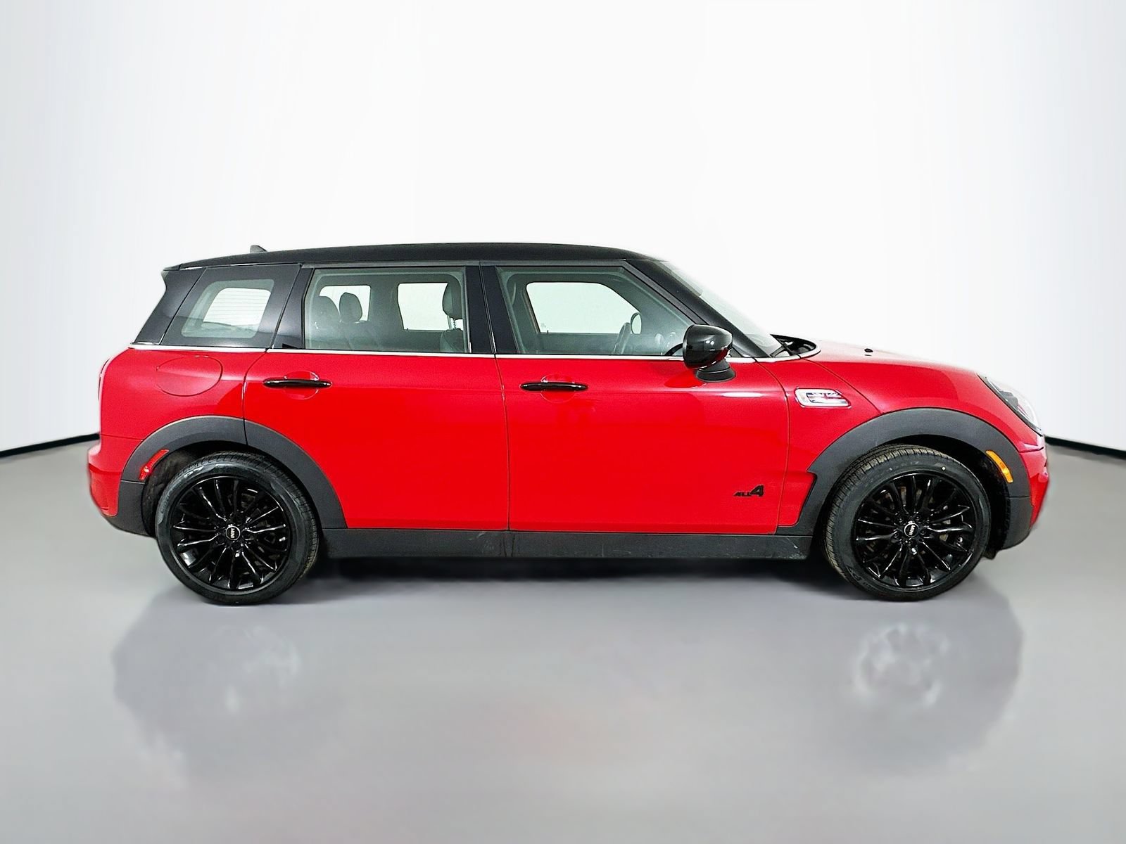Certified 2024 MINI Cooper Clubman S w/ Signature Upholstery Package AWD/4WD image 4