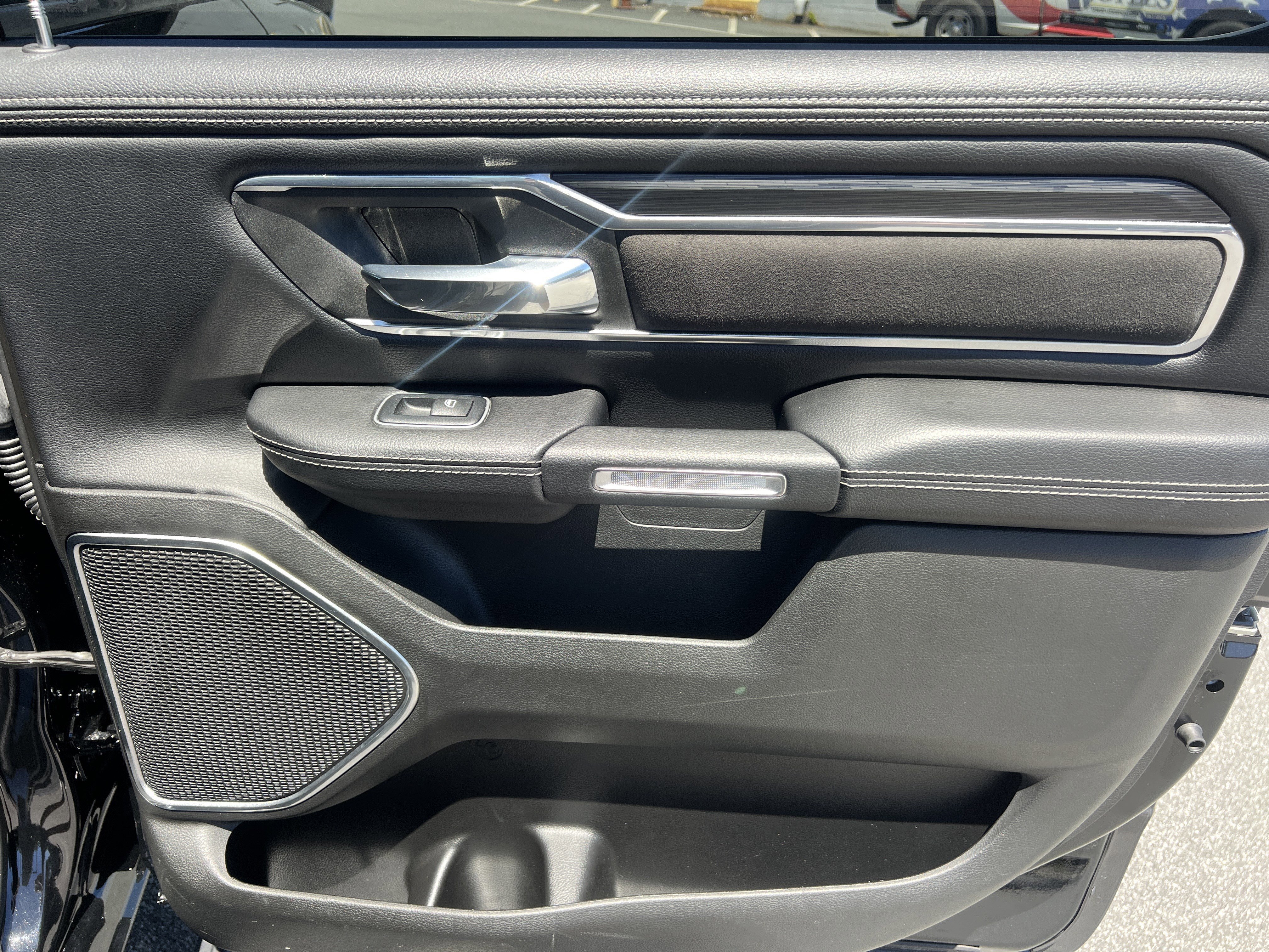 Used 2023 RAM 1500 Laramie AWD/4WD image 21