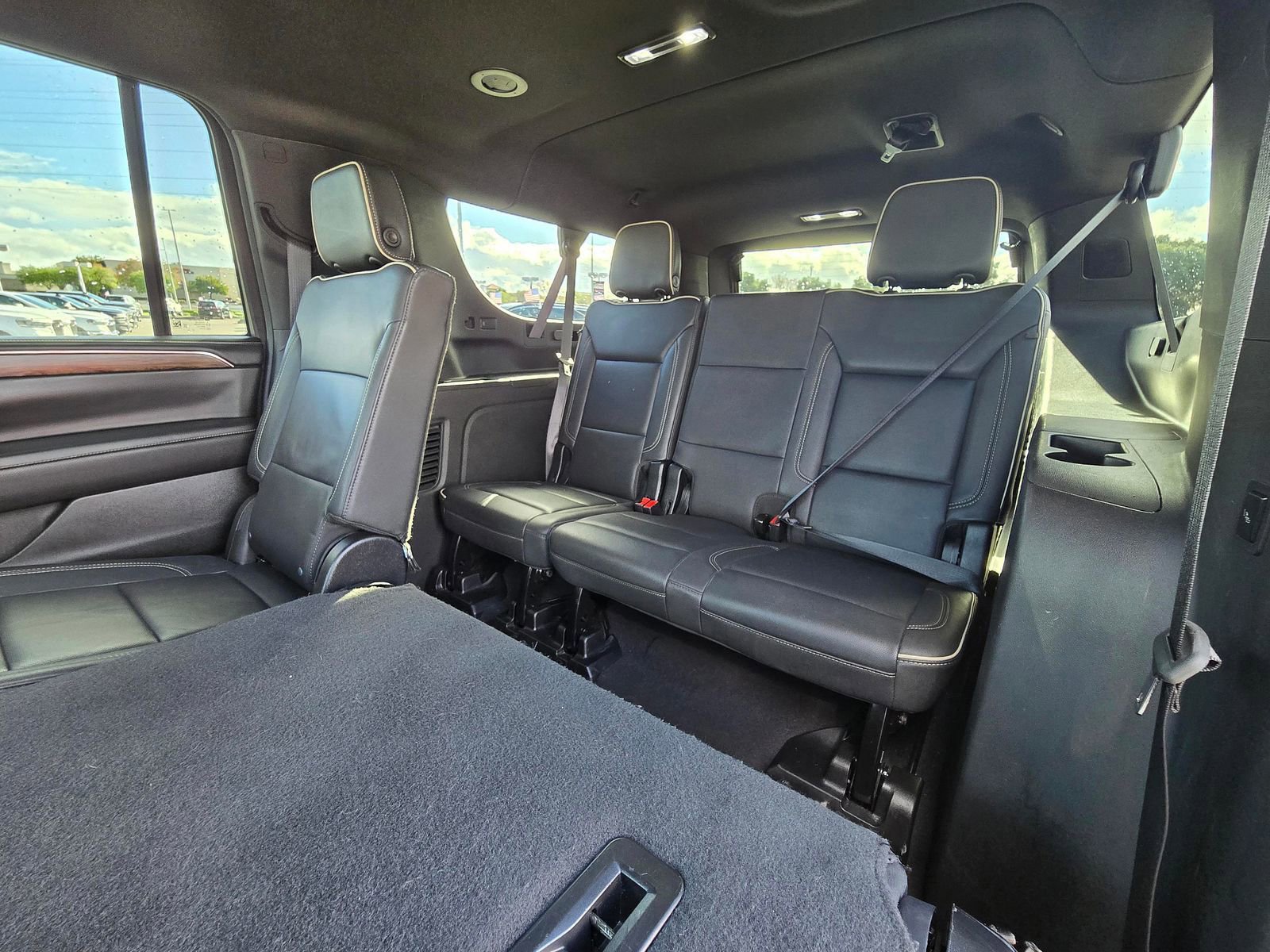 Used 2024 Chevrolet Suburban Premier AWD/4WD image 7