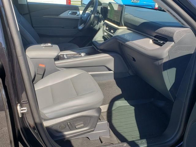 New 2025 Ford Explorer Active w/ Active Comfort Package image 20