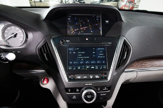 Used 2020 Acura MDX w/ Technology Package AWD/4WD image 15