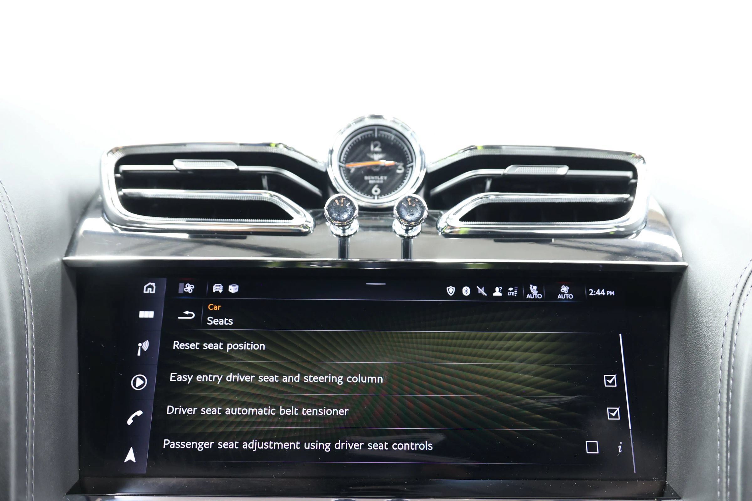 Used 2023 Bentley Bentayga AWD/4WD image 39