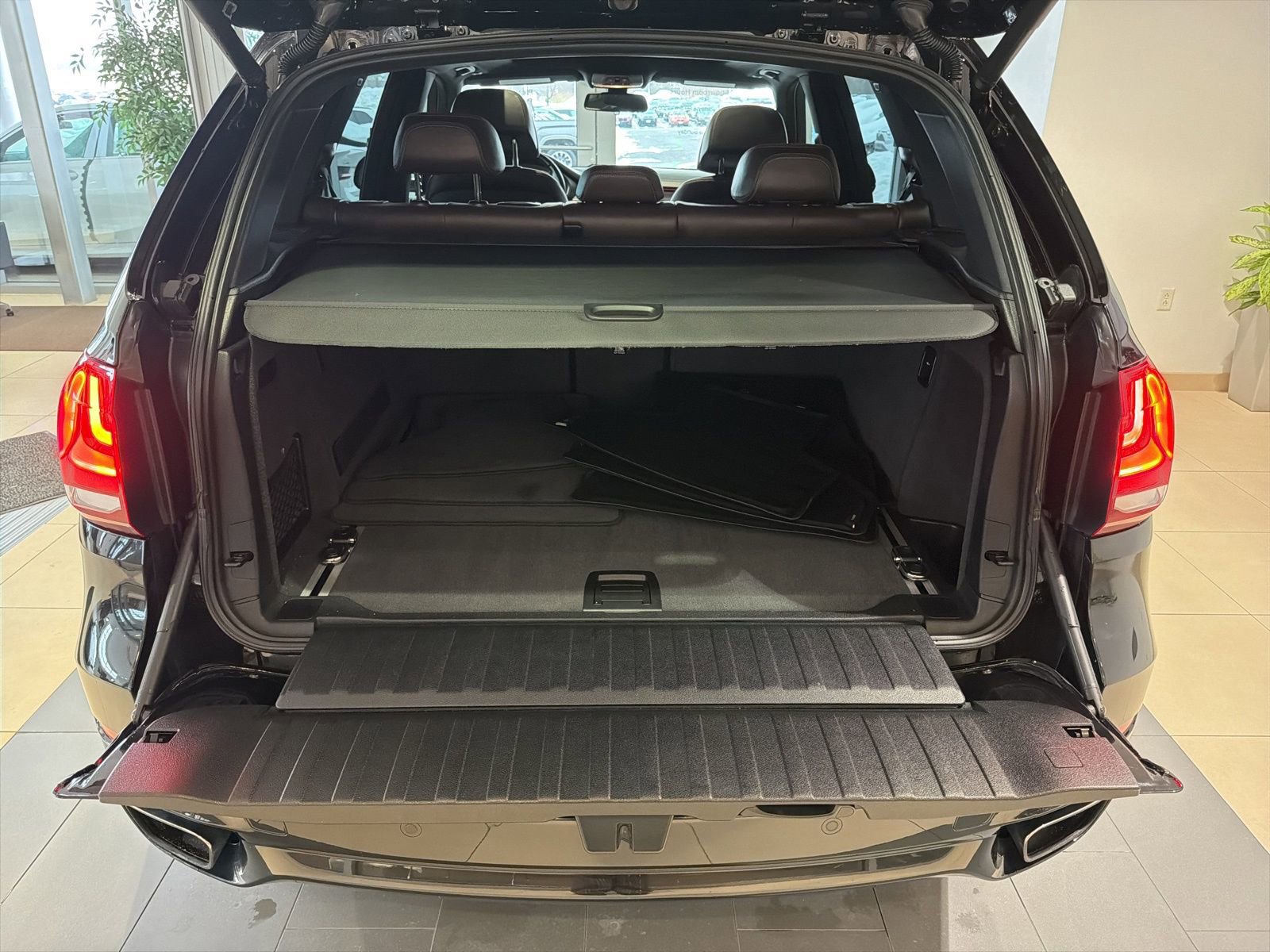 Used 2016 BMW X5 xDrive50i image 12