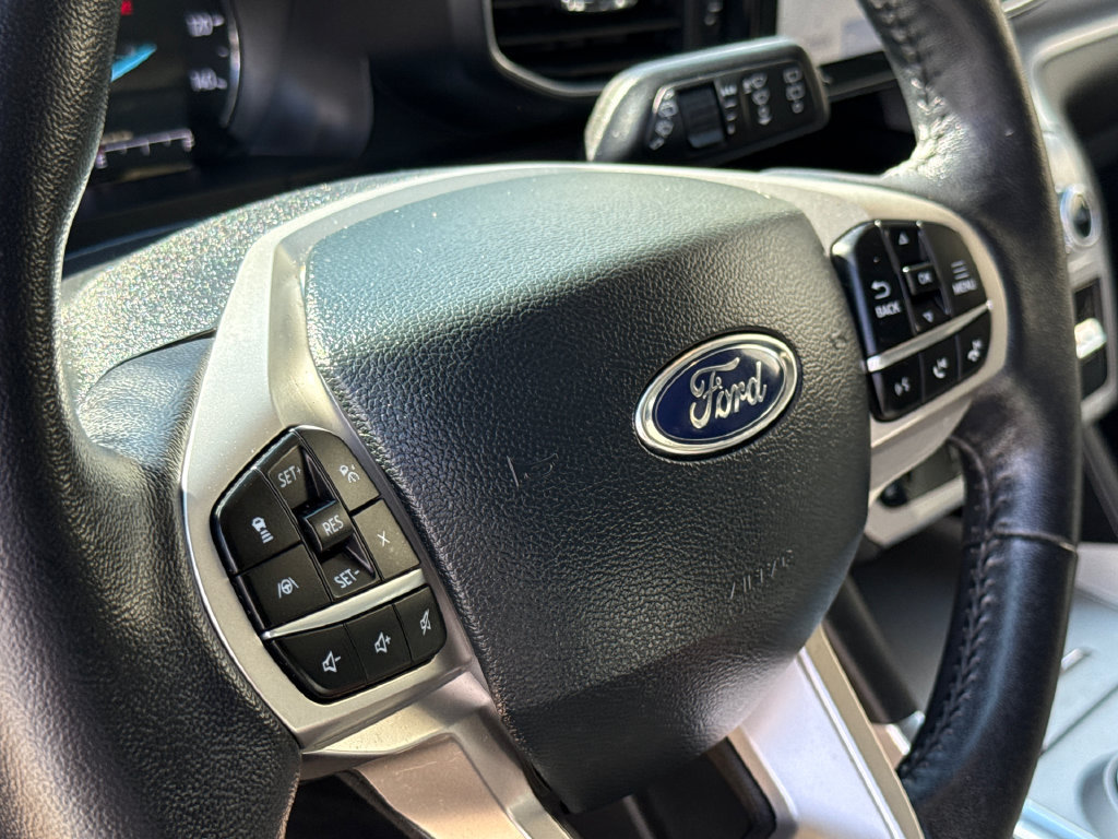 Used 2023 Ford Explorer XLT w/ Equipment Group 202A RWD image 29