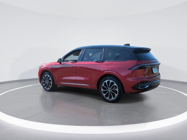 Used 2024 Lincoln Nautilus Reserve AWD/4WD image 6