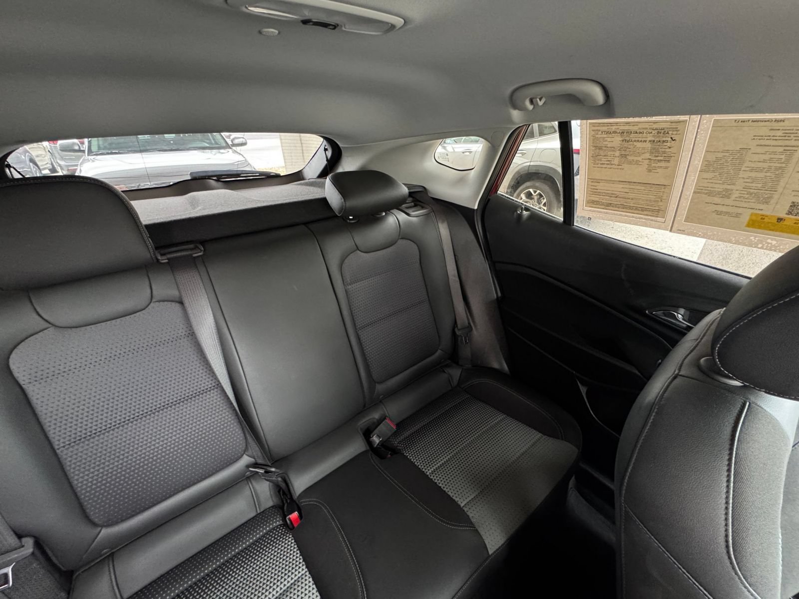 Used 2025 Chevrolet Trax LT FWD image 36