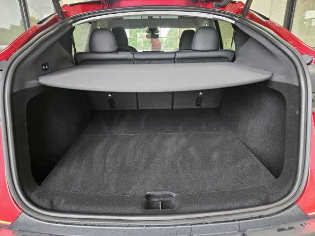 Used 2026 Tesla Model Y 2WD image 9