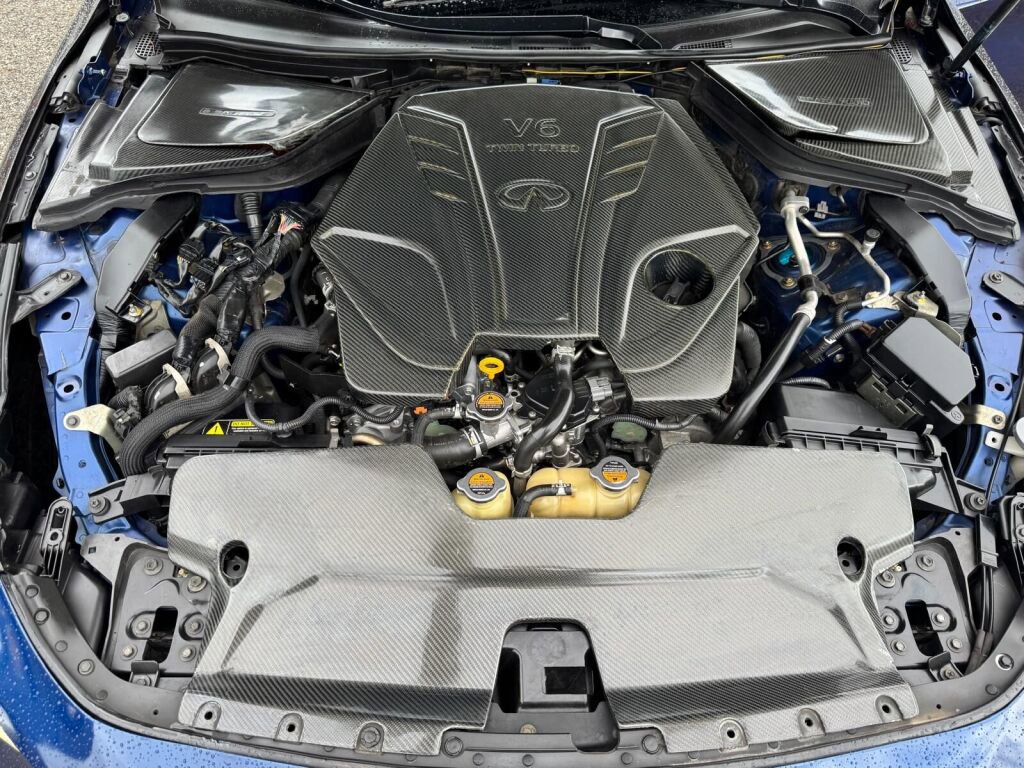 Used 2017 INFINITI Q60 Red Sport 400 image 12