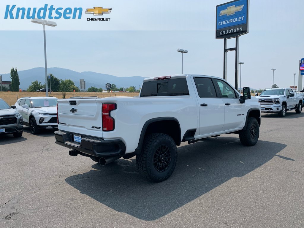 New 2026 Chevrolet Silverado 2500 ZR2 w/ LPO, Dark Essentials Package AWD/4WD image 7