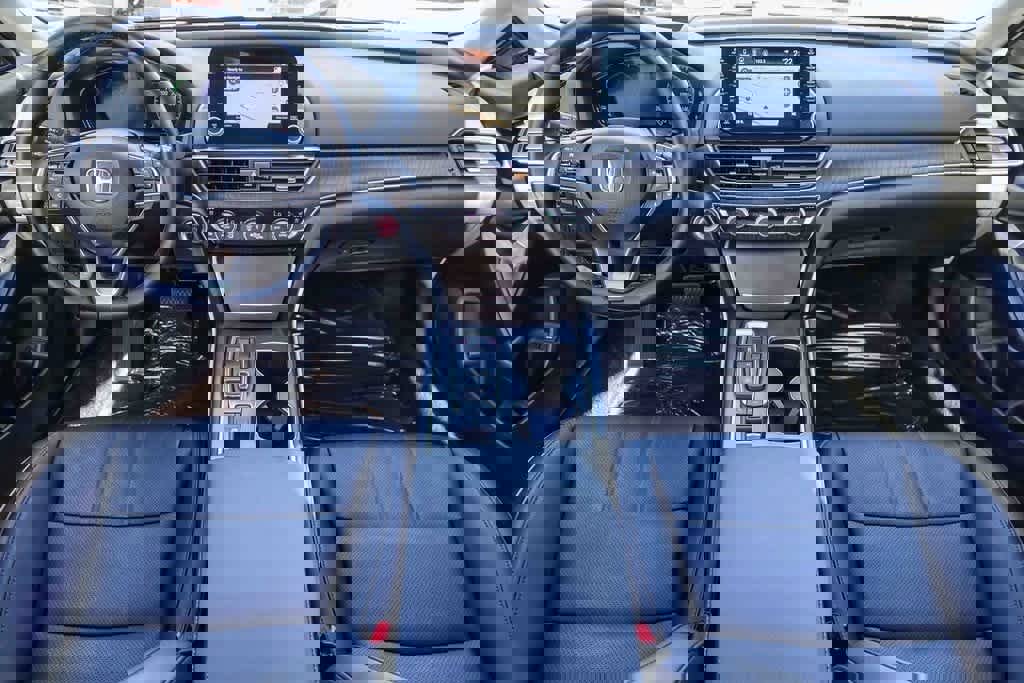 Used 2022 Honda Accord Touring image 11