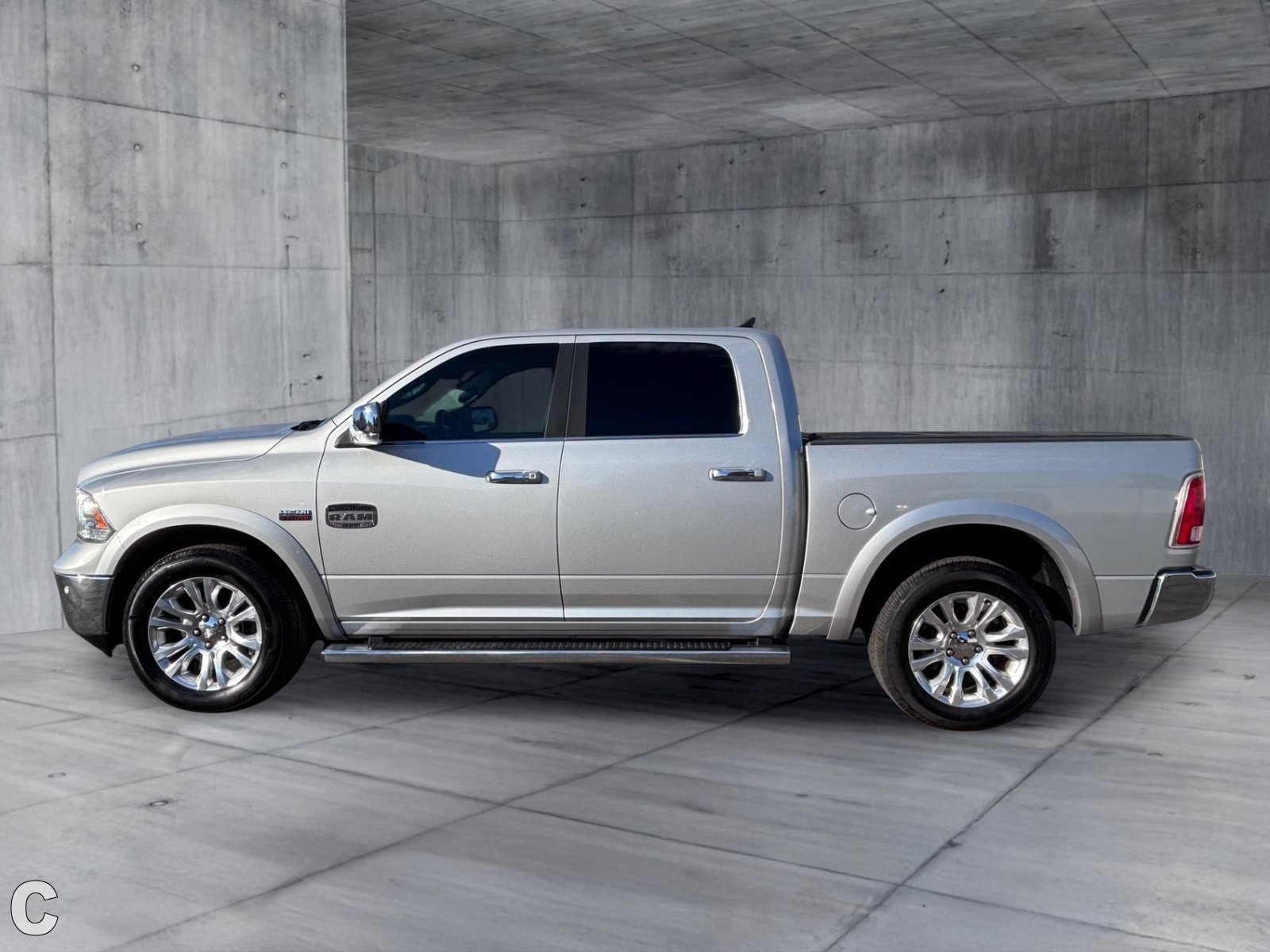 Used 2018 RAM 1500 Laramie Longhorn w/ Longhorn Southfork Package AWD/4WD image 3