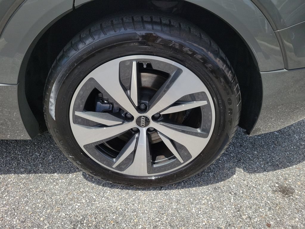 Certified 2024 Audi Q8 e-tron Premium AWD/4WD image 29