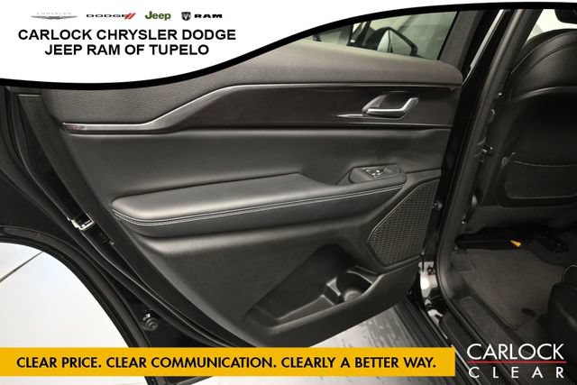 Used 2023 Jeep Grand Cherokee L Laredo RWD image 23