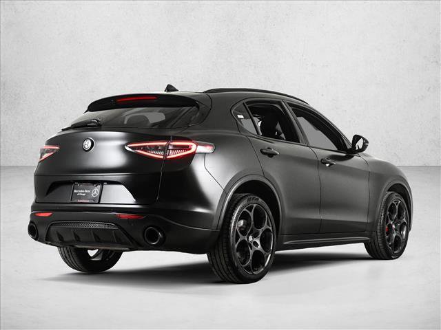 Used 2024 Alfa Romeo Stelvio AWD image 5