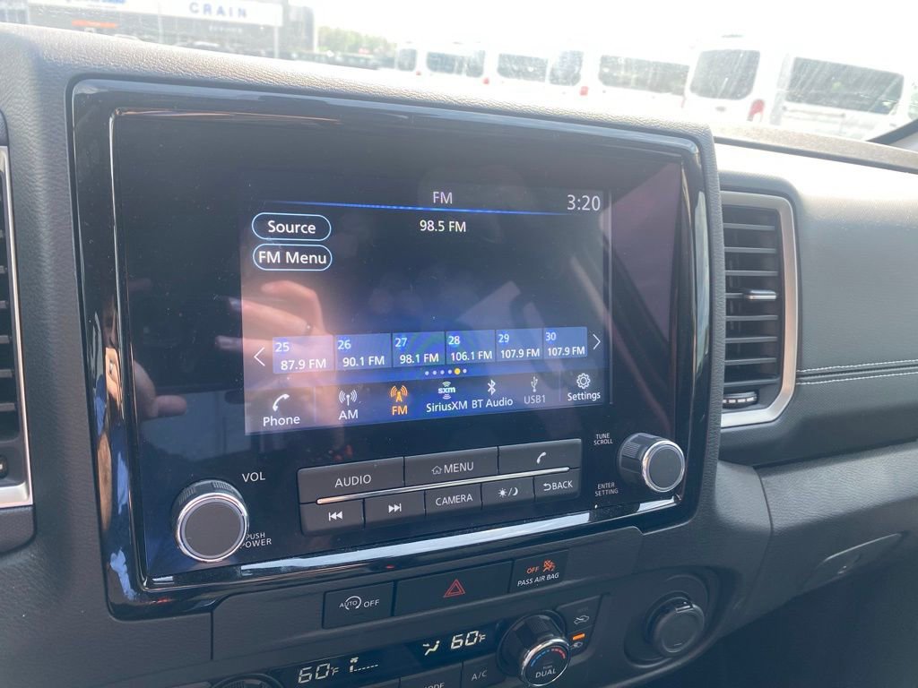 Used 2024 Nissan Frontier SL w/ Technology Package image 18