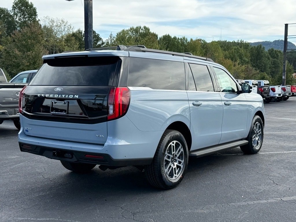 New 2025 Ford Expedition Max Active image 4
