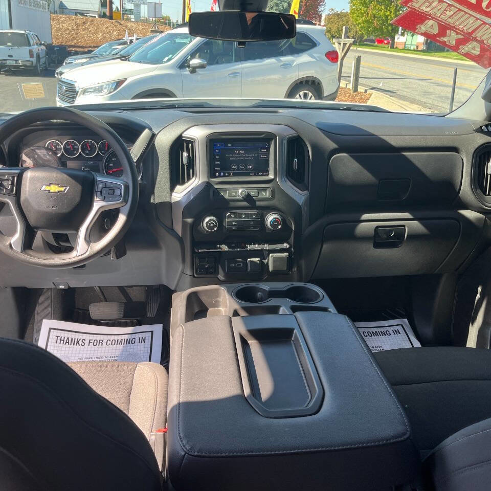 Used 2022 Chevrolet Silverado 1500 Custom w/ Safety Confidence Package image 12