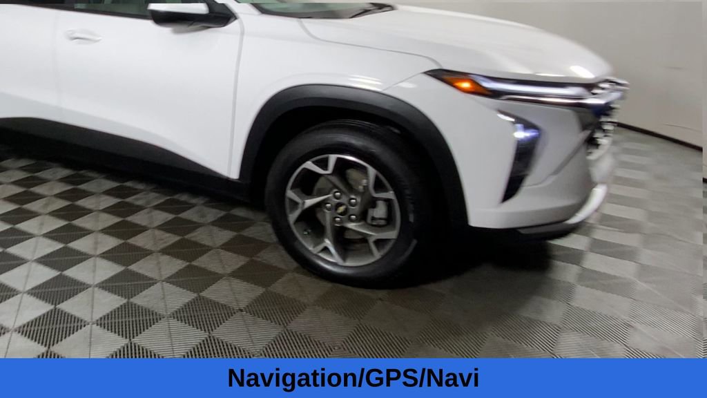 Certified 2025 Chevrolet Trax LT w/ Driver Confidence Package image 5