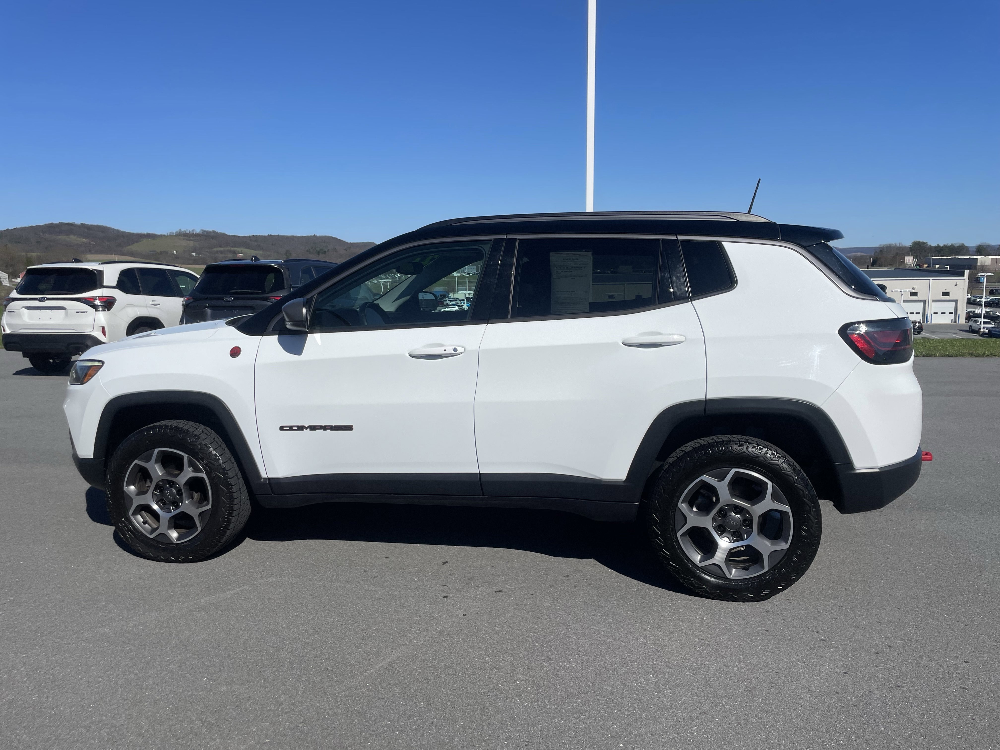 Used 2022 Jeep Compass Trailhawk w/ Trailhawk Elite Group image 4